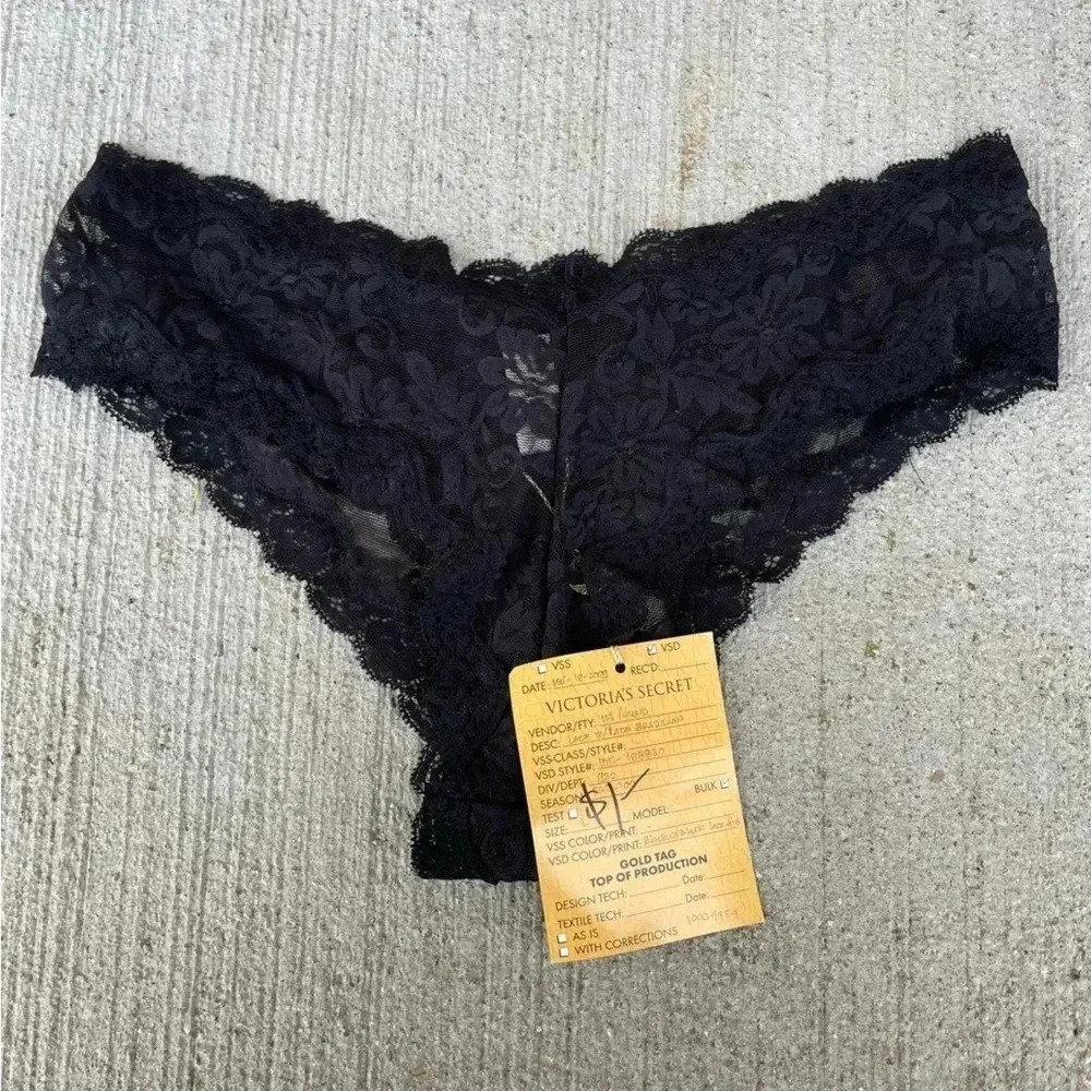 Victoria's Secret Black Lace Cheeky Thong Sample NWT Size Large Sexy Lacy Sheer - Picture 1 of 4